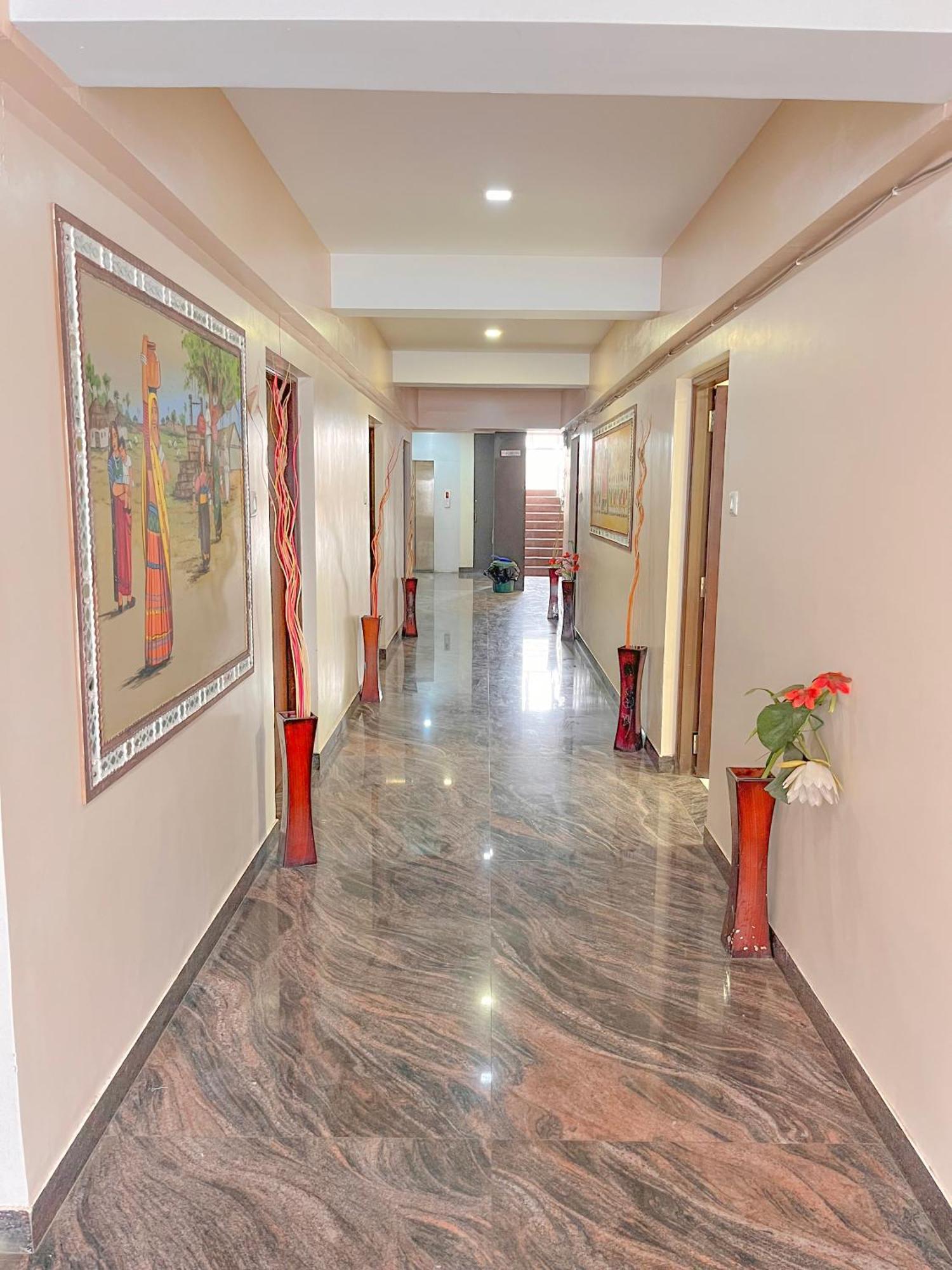Stayguru Park View Residency Bhuj Eksteriør bilde